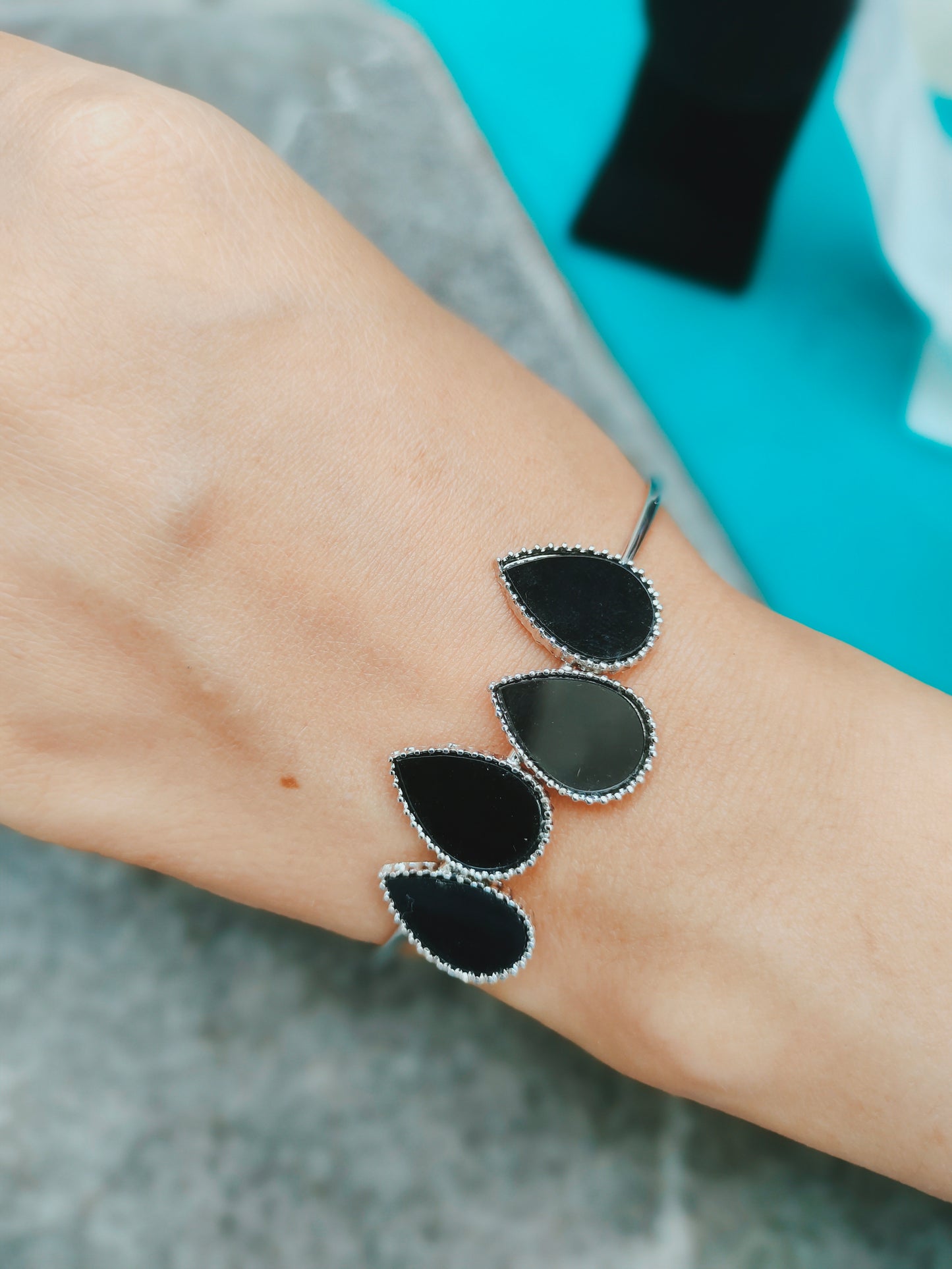 Affordable Luxury bracelet for Women | Shop Latest Jewelry Trends flat 50% off