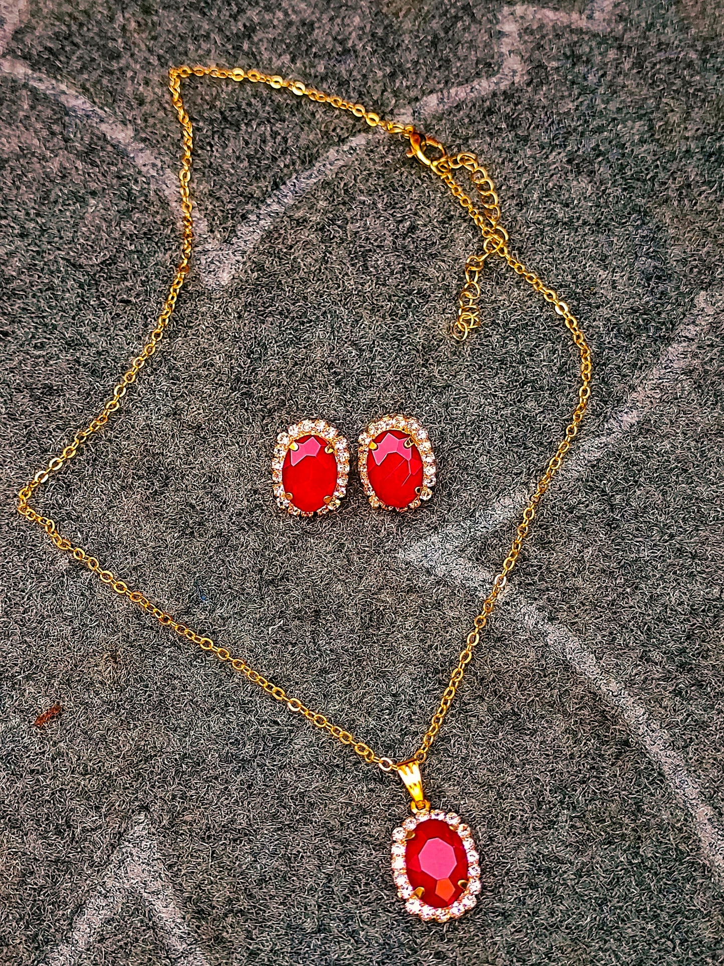 Luxury Women's Necklace set | Crafted for Unforgettable Elegance upto 50% off