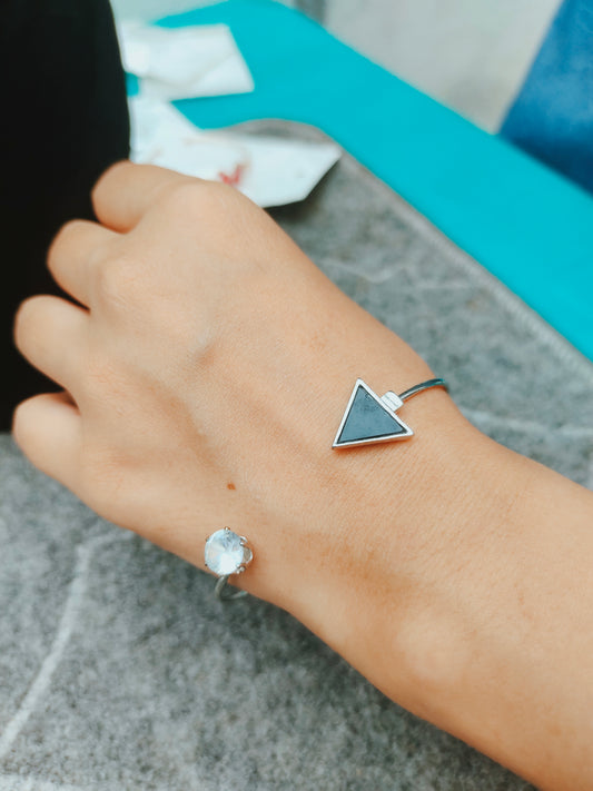 Minimalist Bracelets for Modern Women | Pure Elegance flat 50%off