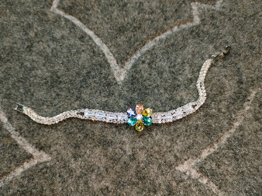 Luxury Bracelets for Women | Crafted with Precision and Beauty flat 50% off