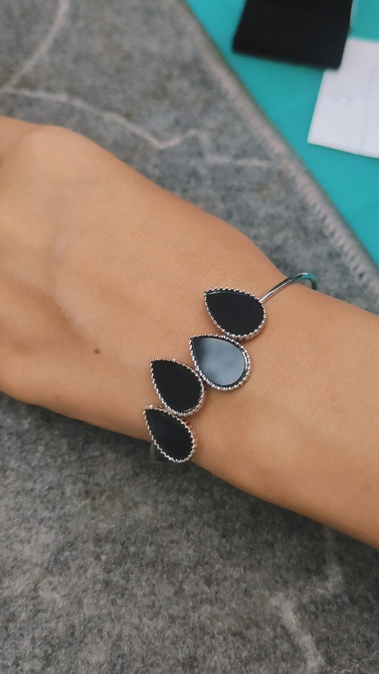 Affordable Luxury bracelet for Women | Shop Latest Jewelry Trends flat 50% off
